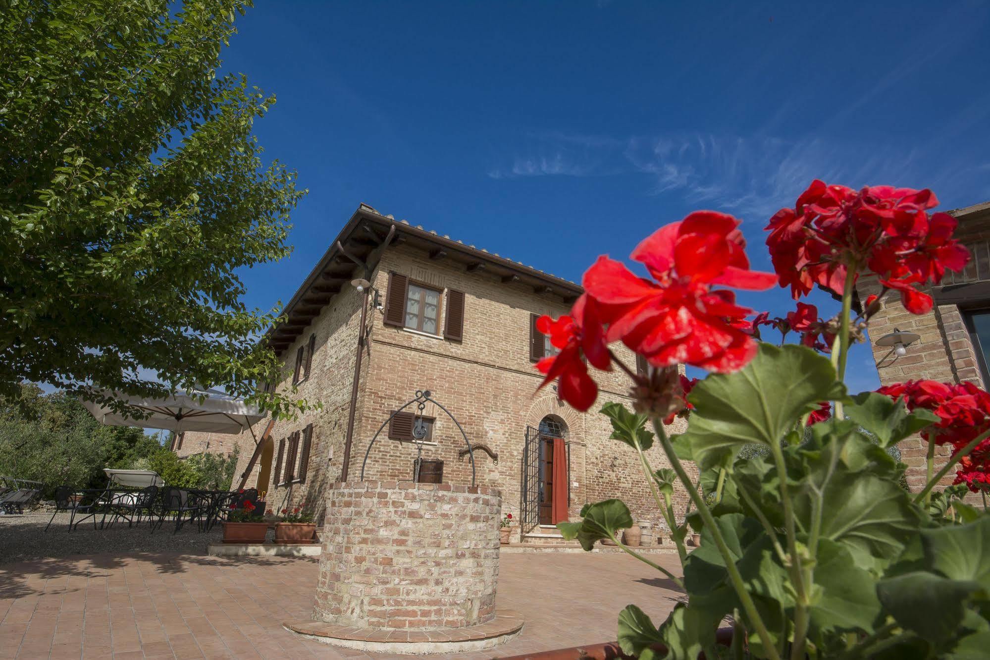 Aia Mattonata Relais Bed and Breakfast Siena Exterior foto